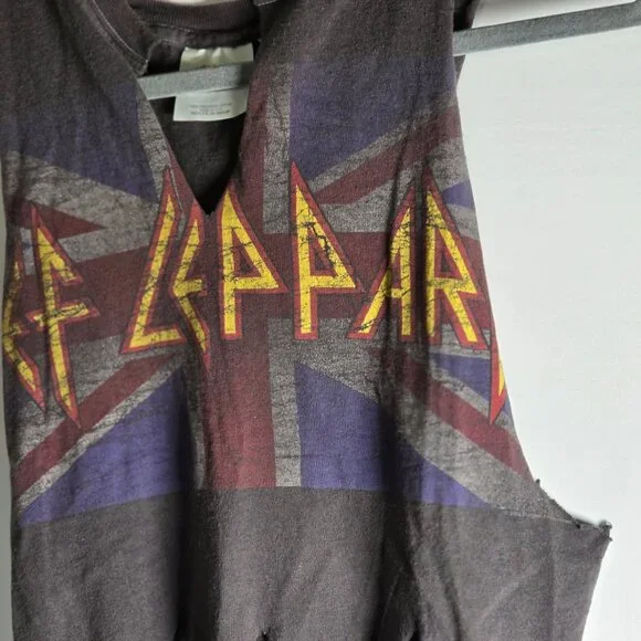 BOHO DIY Distressed Def Leppard Rock Shirt Upcycled Fringed Size SMALL (34-36) - Picture 9 of 10